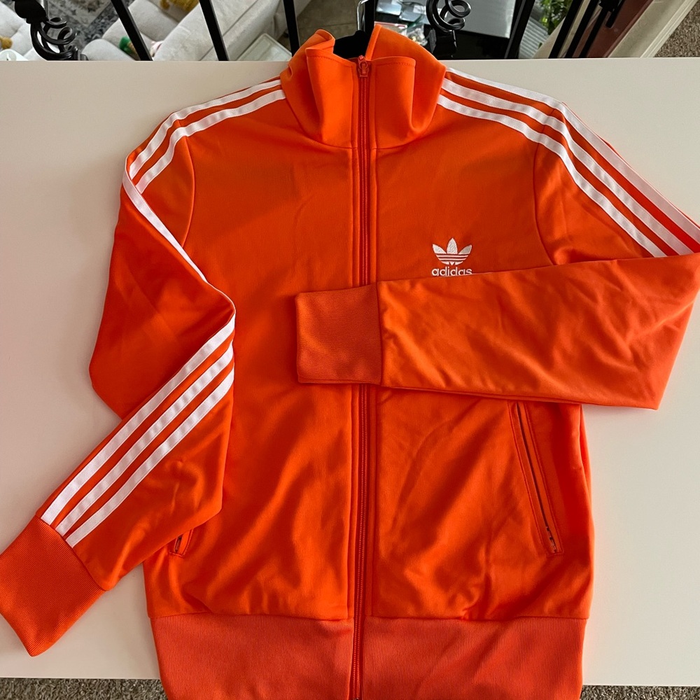 NWOT. Size S